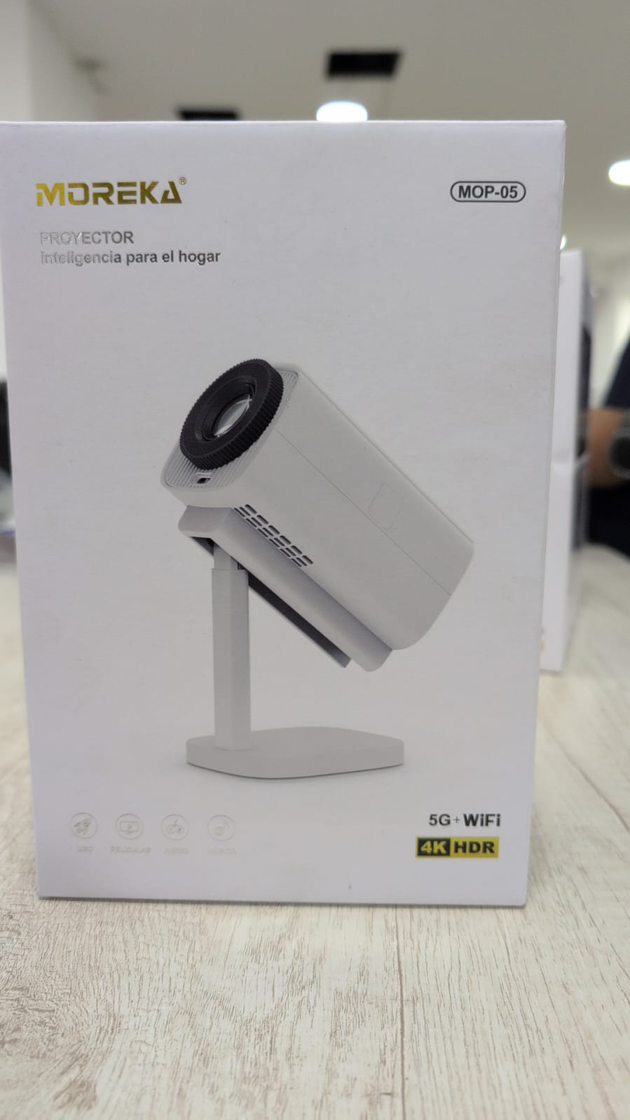 Proyector Inteligente Portátil Moreka MOP-05 FULL 4K HDR Android 11 5G Wifi con bluetooth con altura Ajustable - Imagen 10