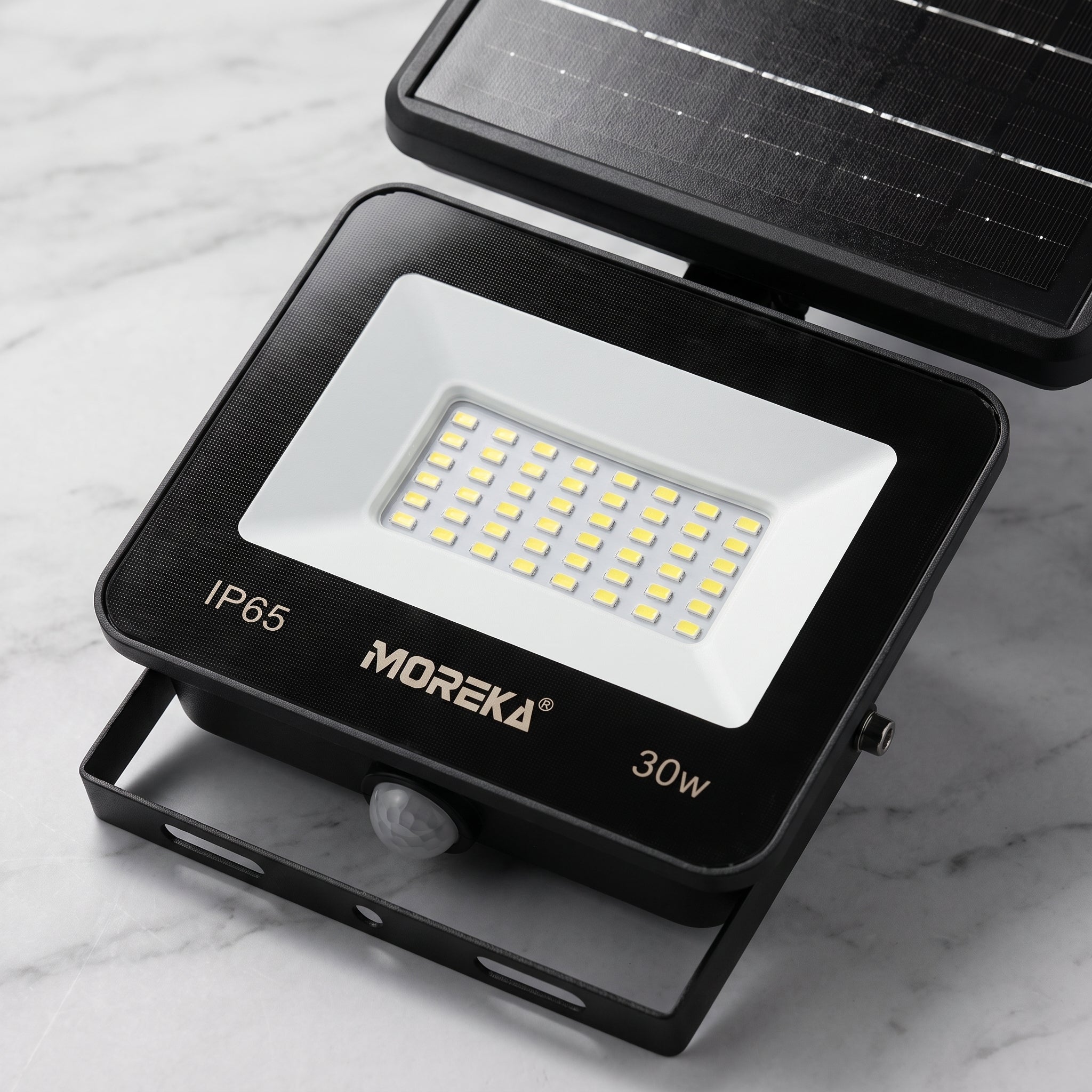 Reflector Solar LED Moreka GD-XX30W 30W con Sensor Radar, Control Remoto e IP65 - Imagen 7